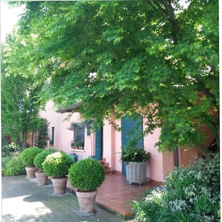 Il Cortiletto Bed and Breakfast Quartiano Buitenkant foto