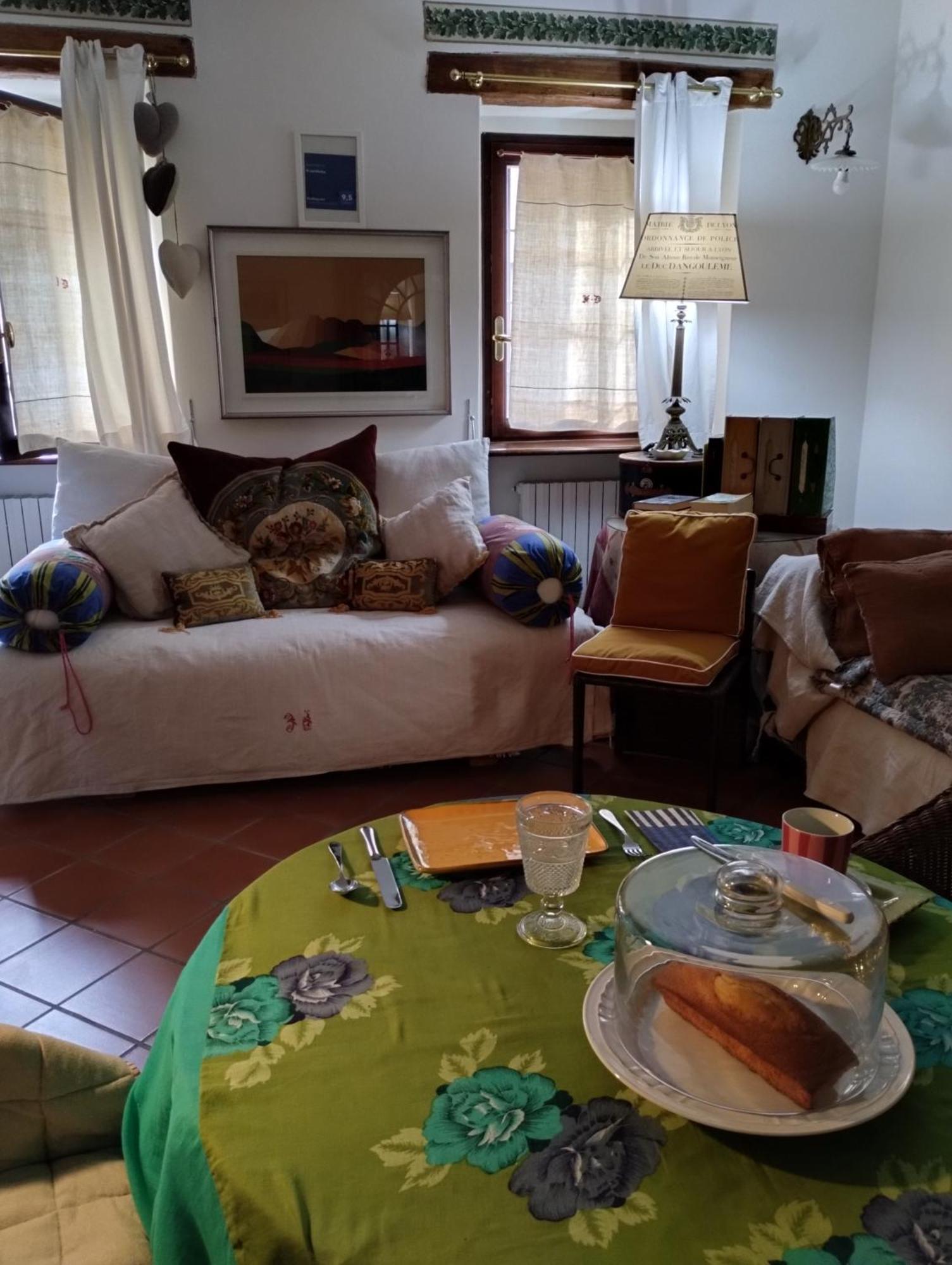 Il Cortiletto Bed and Breakfast Quartiano Buitenkant foto