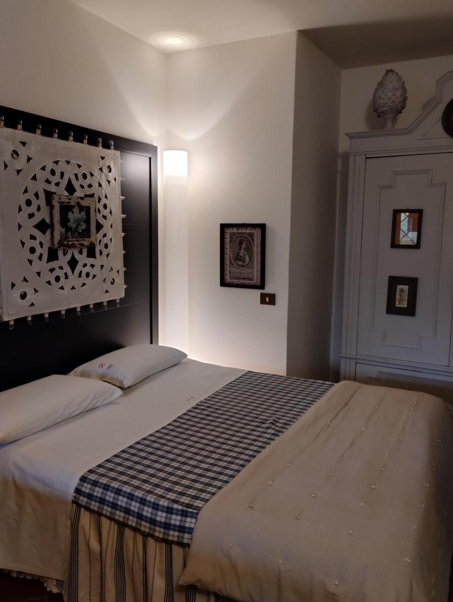 Il Cortiletto Bed and Breakfast Quartiano Buitenkant foto