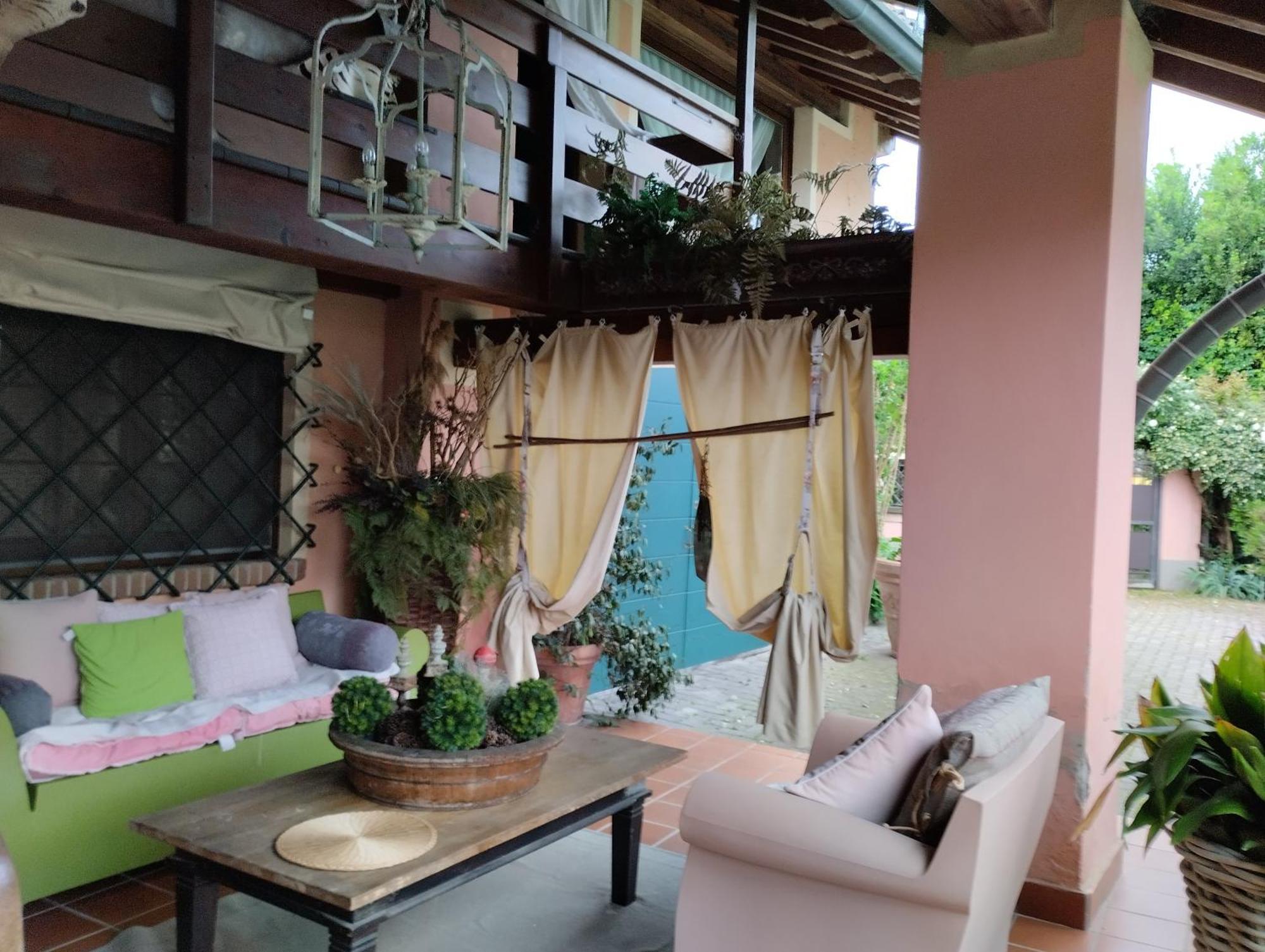 Il Cortiletto Bed and Breakfast Quartiano Buitenkant foto